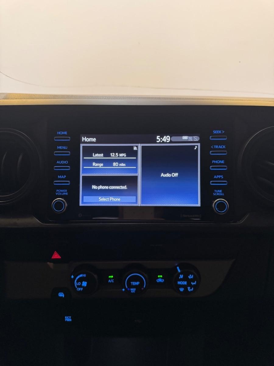 Toyota Tacoma 2WD SR Double Cab 5' Bed I4 AT (Natl) 2022