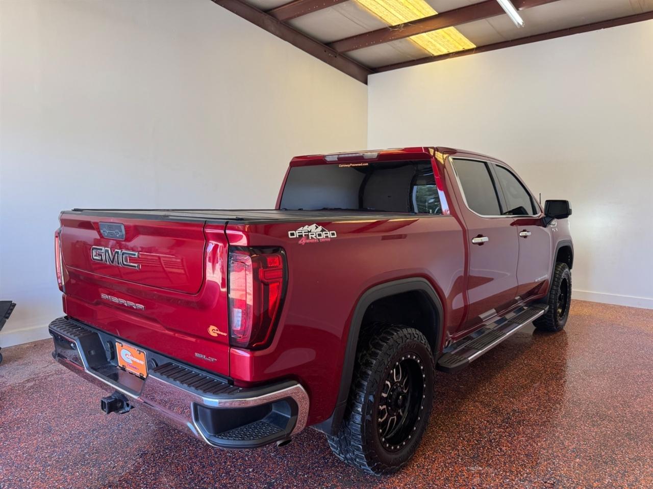 GMC Sierra 1500 4WD Crew Cab 147" SLT 2022
