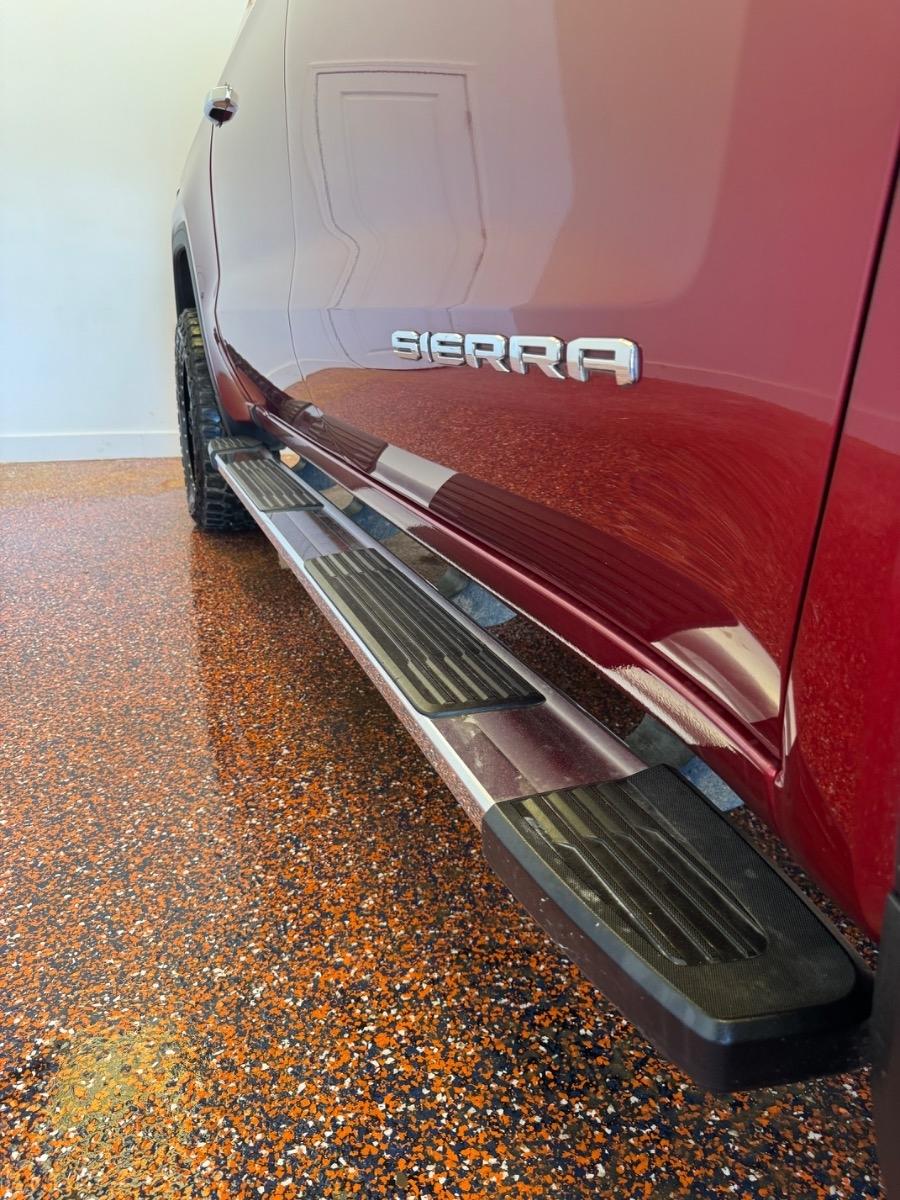 GMC Sierra 1500 4WD Crew Cab 147" SLT 2022