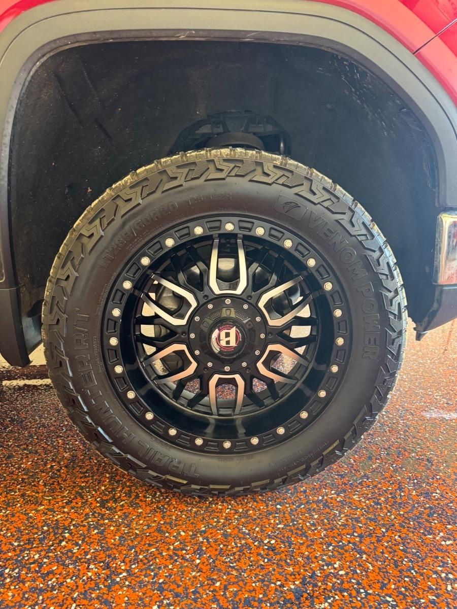 GMC Sierra 1500 4WD Crew Cab 147" SLT 2022