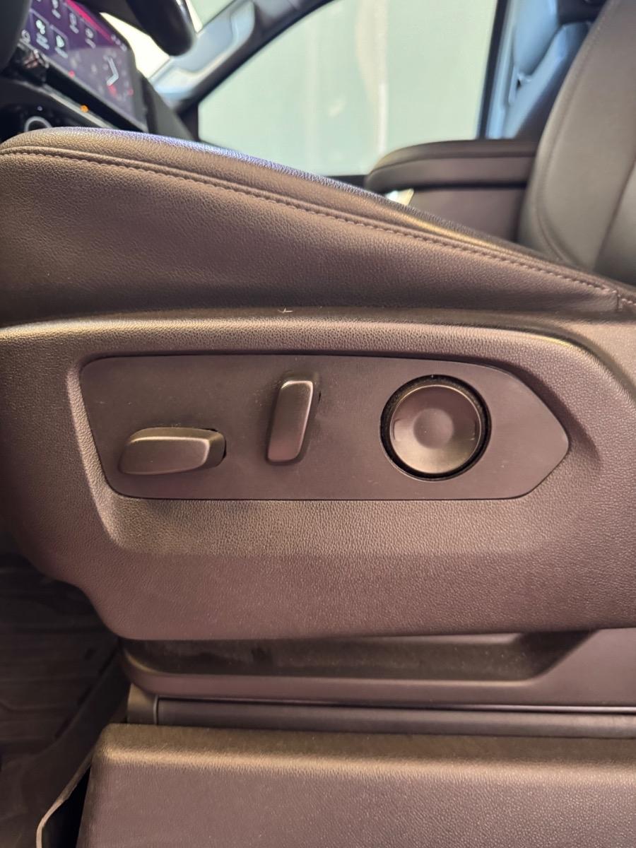 GMC Sierra 1500 4WD Crew Cab 147" SLT 2022