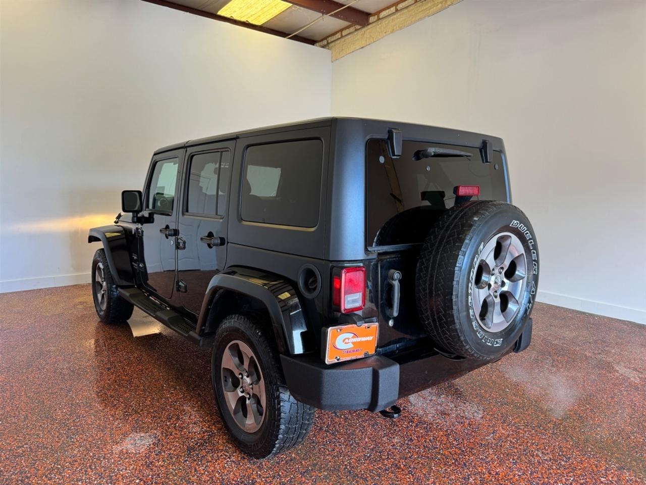 Jeep Wrangler Unlimited 4WD 4dr Sahara 2017