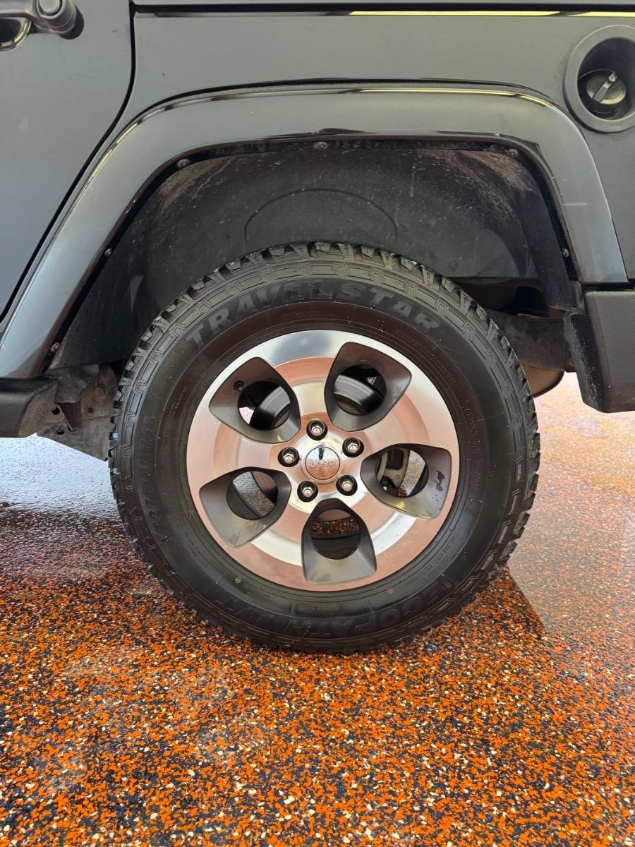 Jeep Wrangler Unlimited 4WD 4dr Sahara 2017
