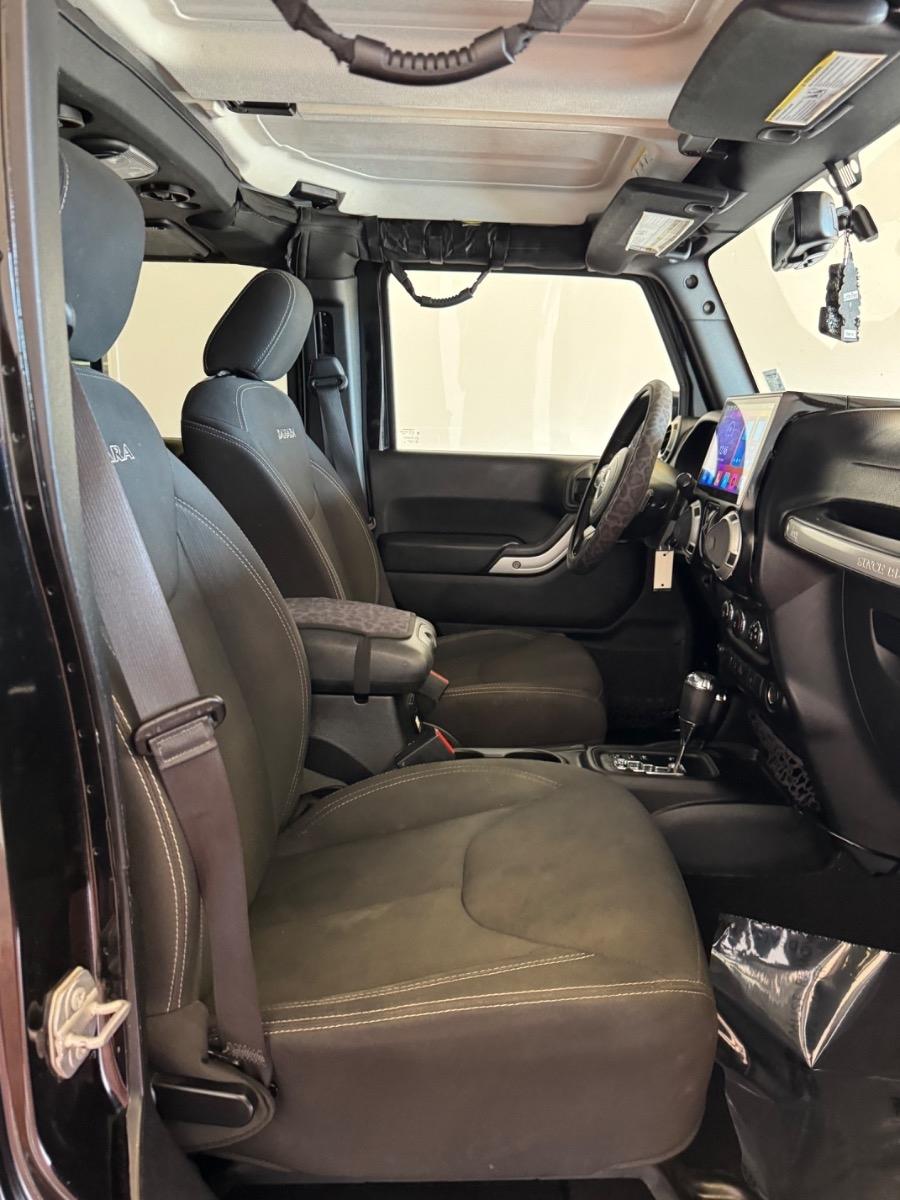 Jeep Wrangler Unlimited 4WD 4dr Sahara 2017