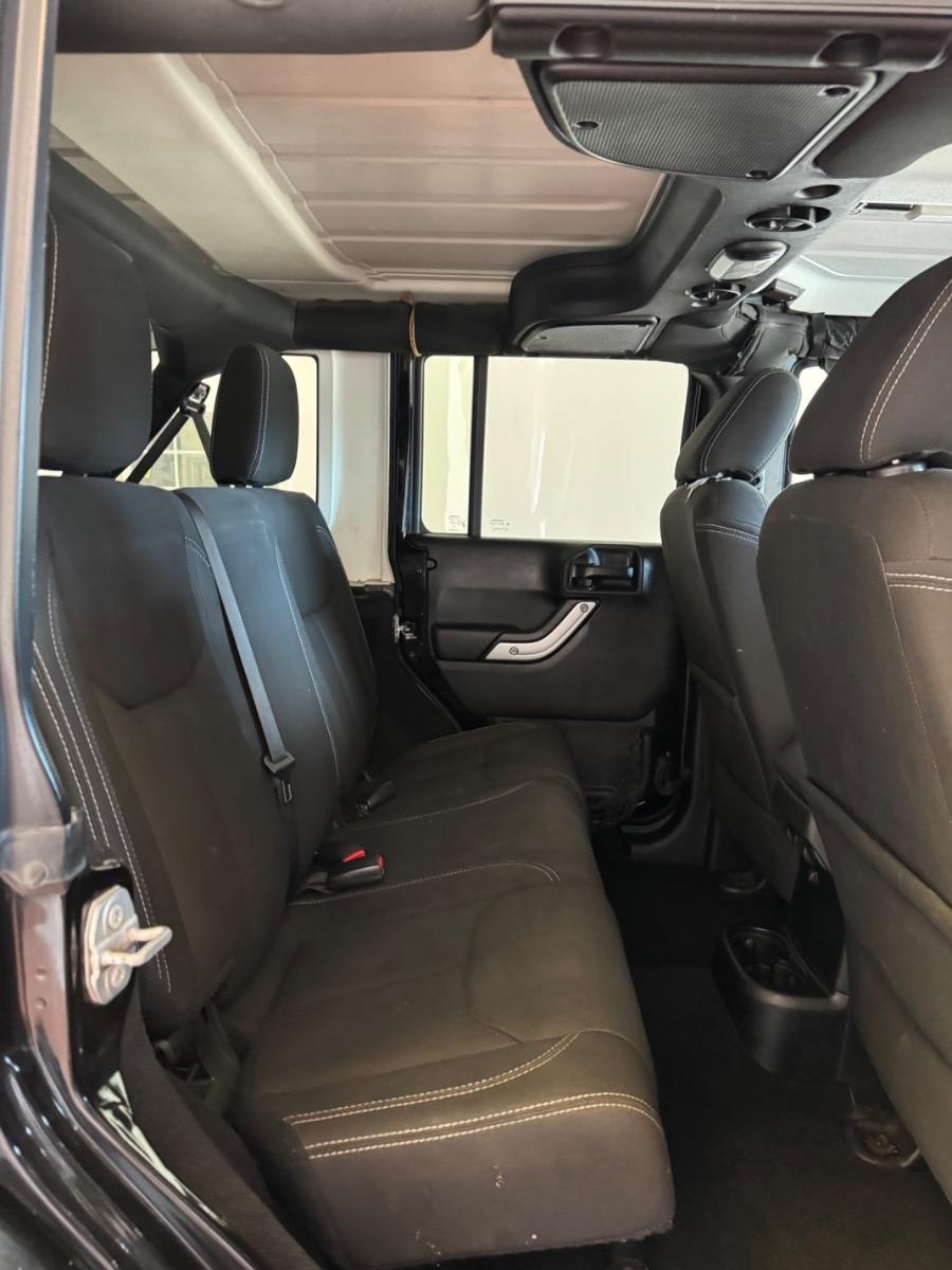 Jeep Wrangler Unlimited 4WD 4dr Sahara 2017