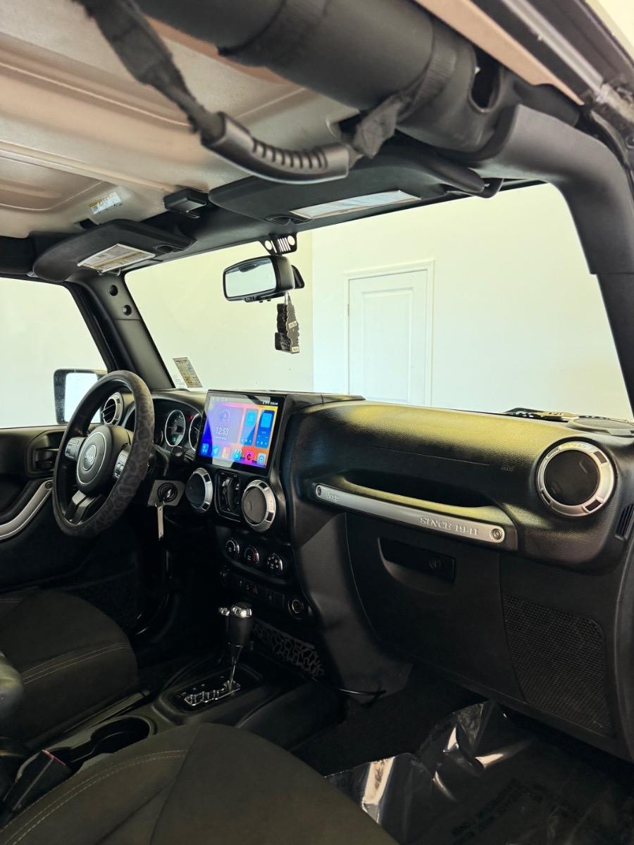 Jeep Wrangler Unlimited 4WD 4dr Sahara 2017