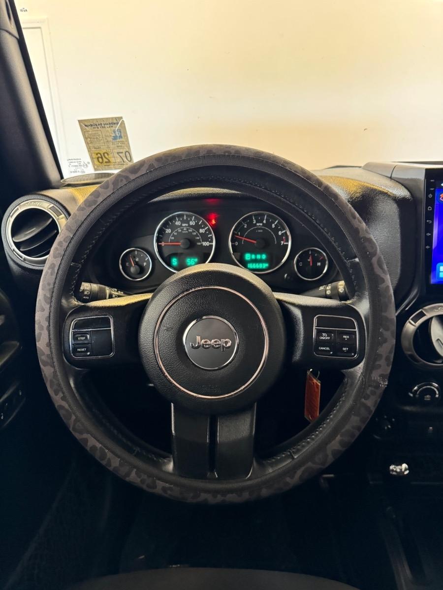 Jeep Wrangler Unlimited 4WD 4dr Sahara 2017