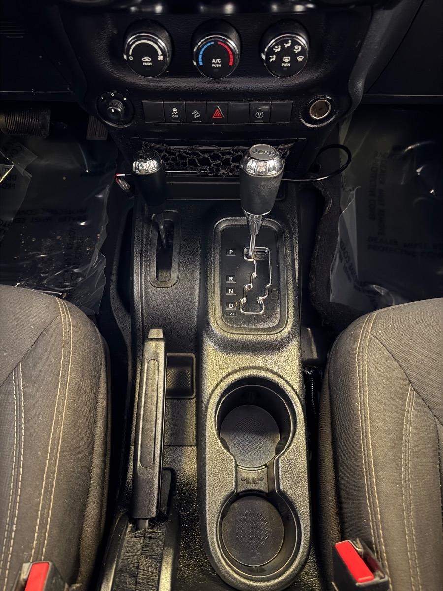 Jeep Wrangler Unlimited 4WD 4dr Sahara 2017