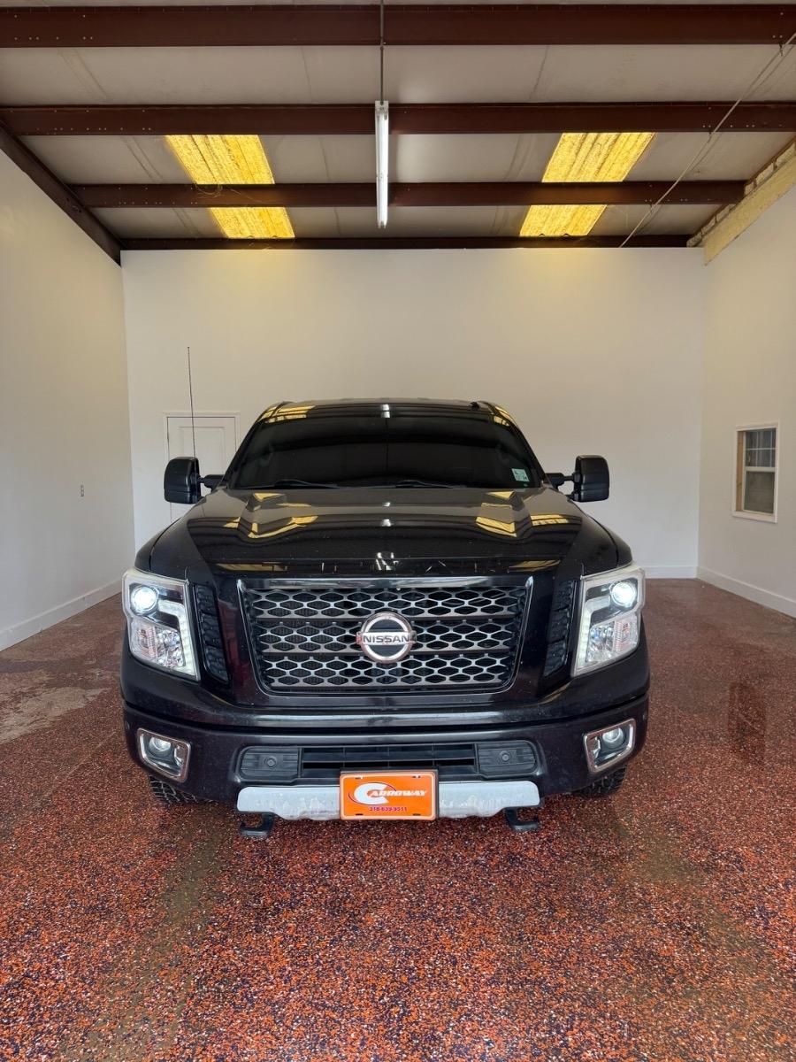 Nissan Titan XD 4x4 Gas Crew Cab PRO-4X 2018