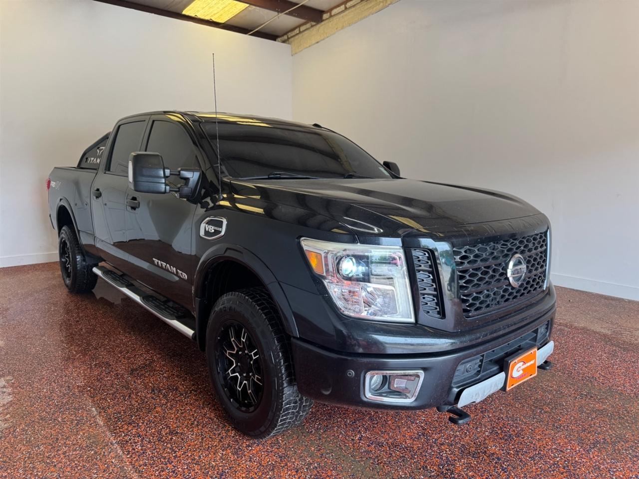 Nissan Titan XD 4x4 Gas Crew Cab PRO-4X 2018