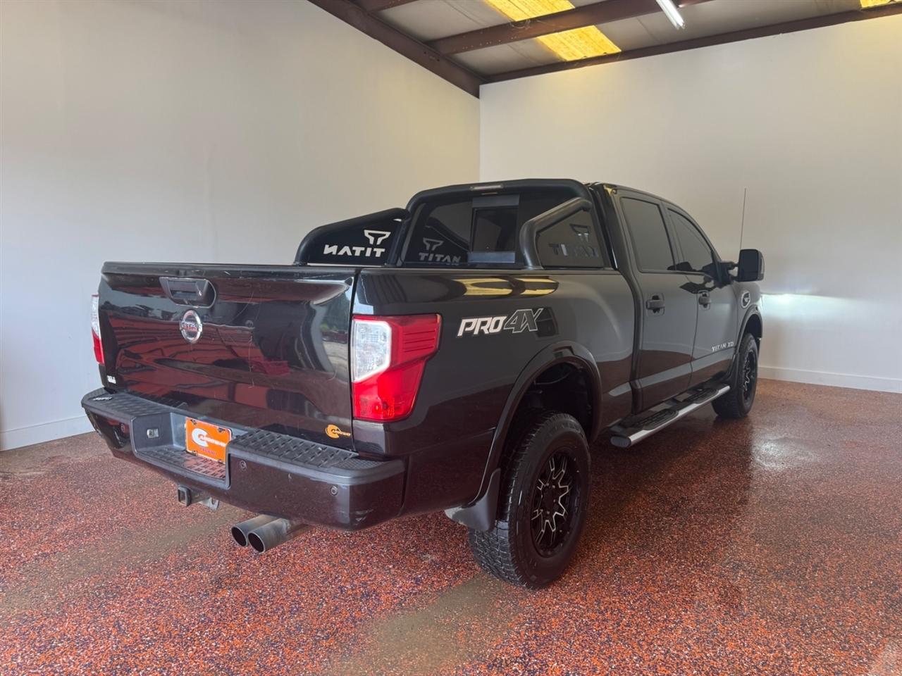 Nissan Titan XD 4x4 Gas Crew Cab PRO-4X 2018
