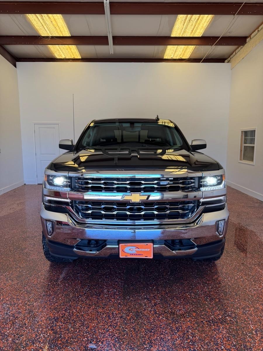 Chevrolet Silverado 1500 4WD Crew Cab 143.5" LTZ w/1LZ 2018