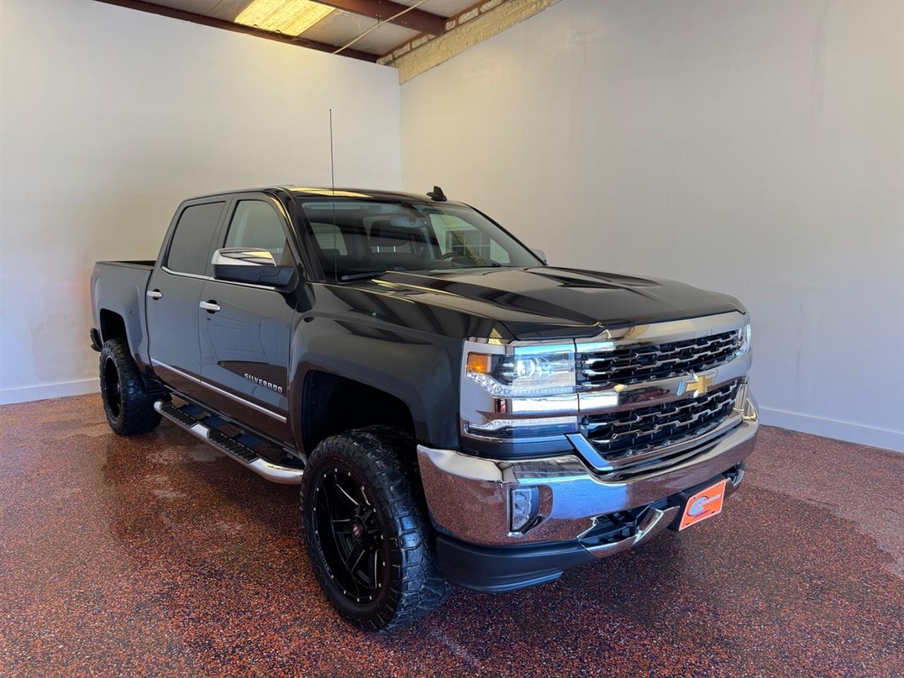 Chevrolet Silverado 1500 4WD Crew Cab 143.5" LTZ w/1LZ 2018