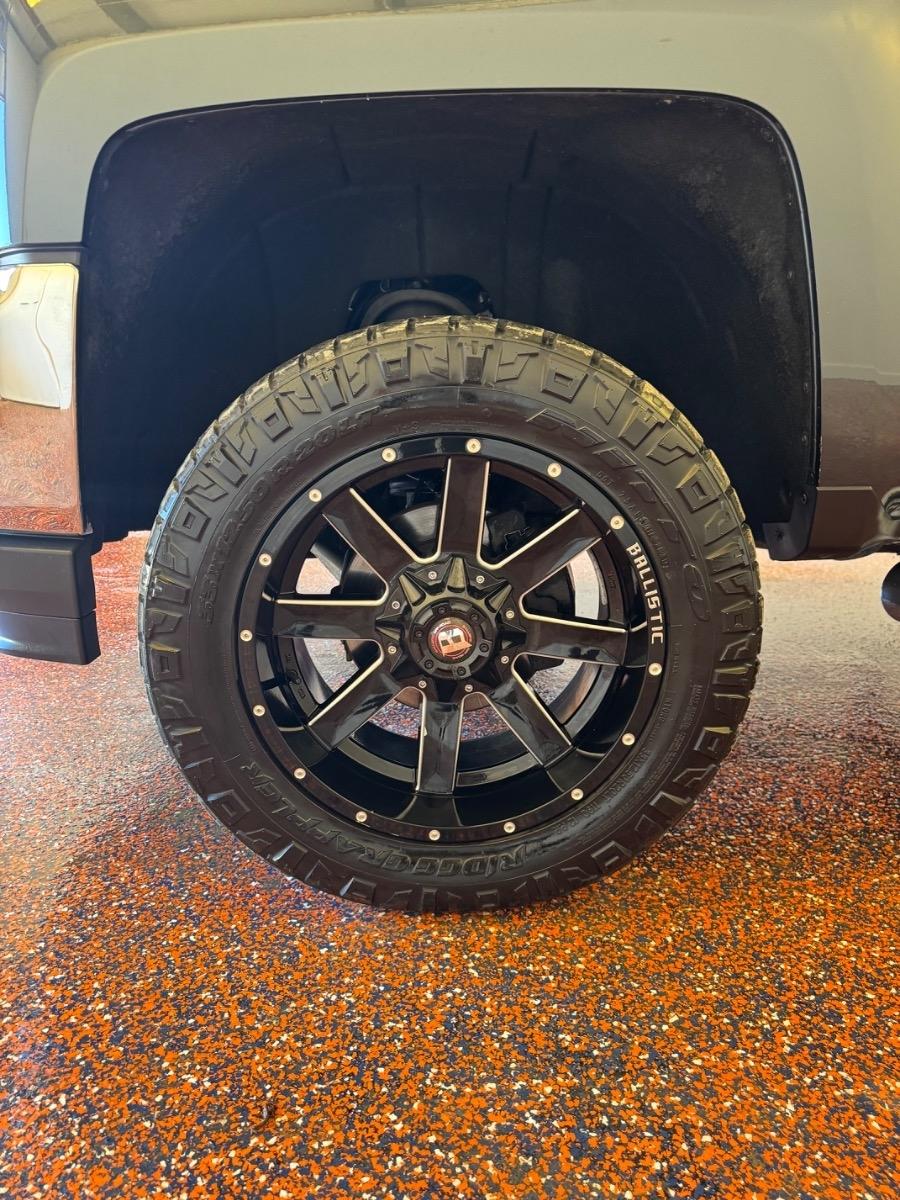 Chevrolet Silverado 1500 4WD Crew Cab 143.5" LTZ w/1LZ 2018