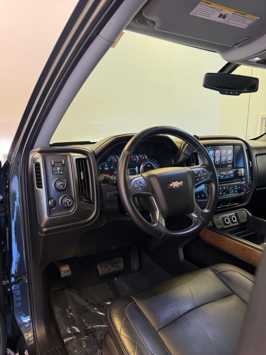 Chevrolet Silverado 1500 4WD Crew Cab 143.5" LTZ w/1LZ 2018