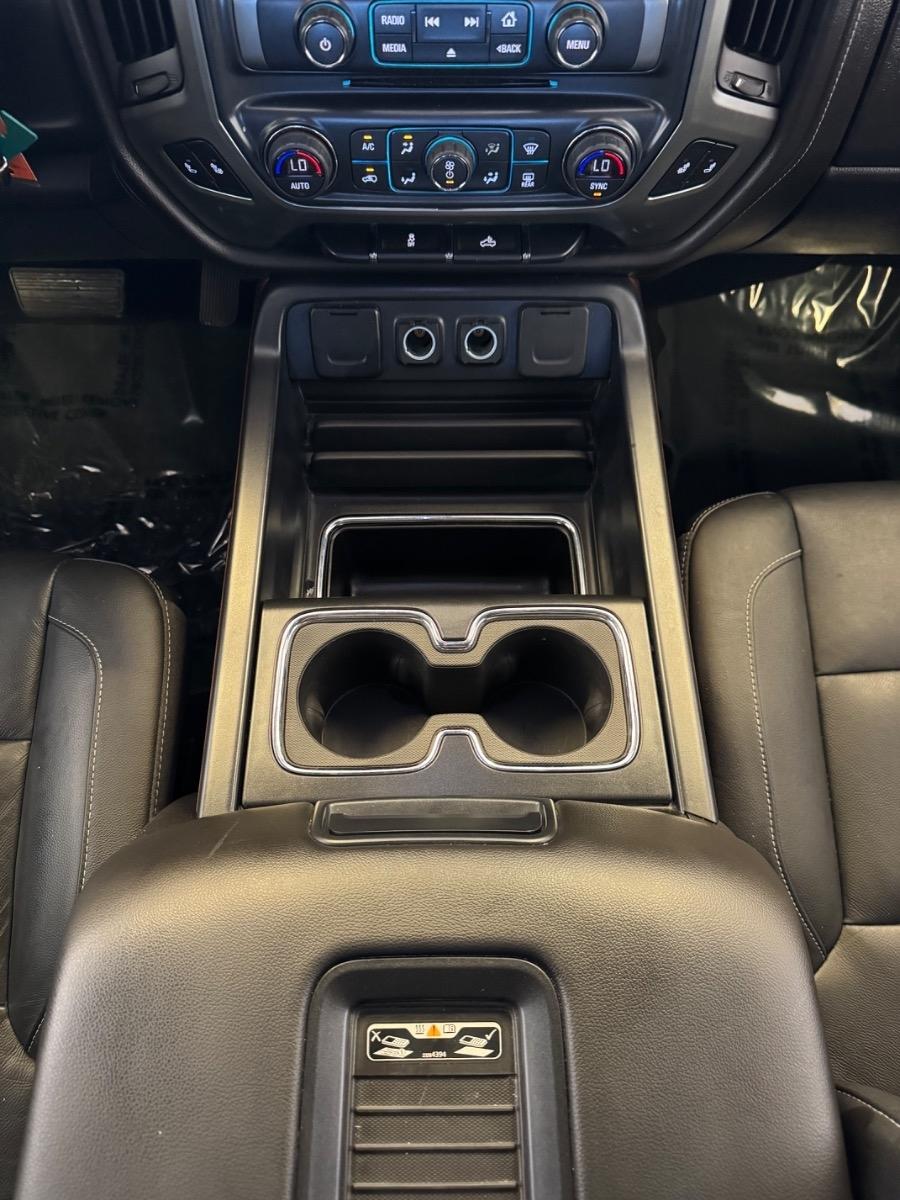 Chevrolet Silverado 1500 4WD Crew Cab 143.5" LTZ w/1LZ 2018
