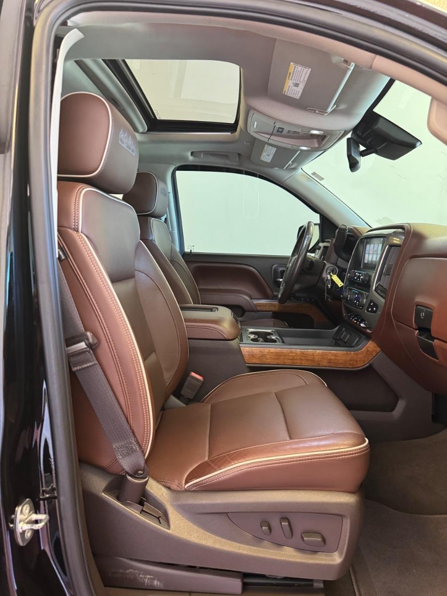 Chevrolet Silverado 1500 4WD Crew Cab 143.5" High Country 2016