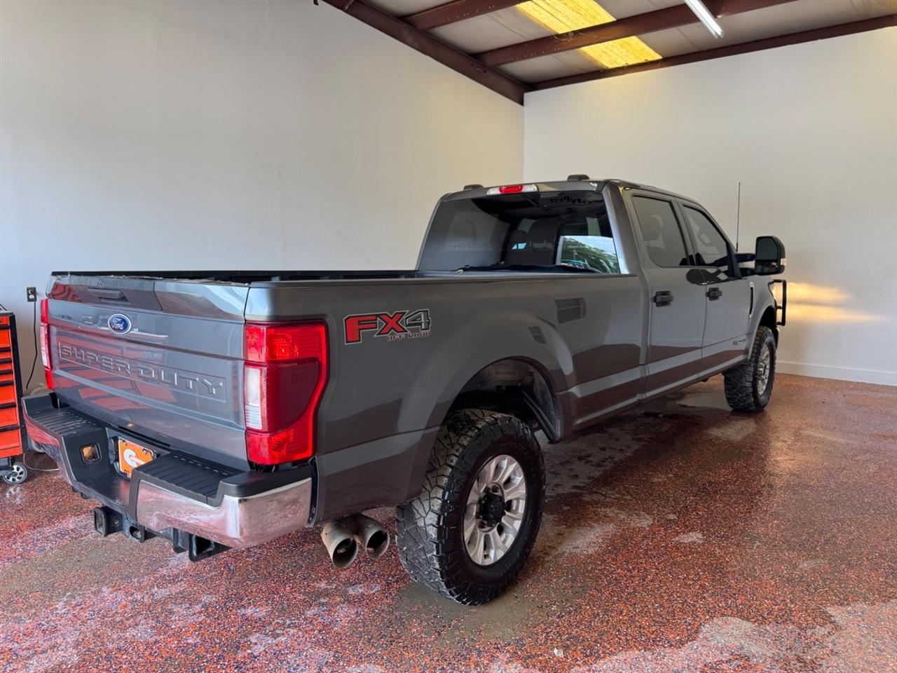 Ford Super Duty F-350 SRW King Ranch 4WD Crew Cab 8' Box 2022