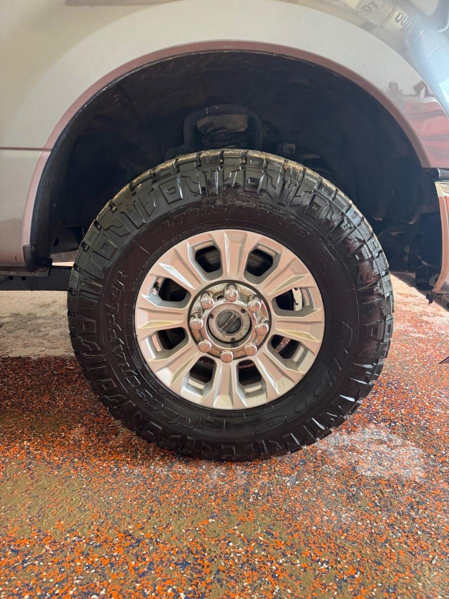 Ford Super Duty F-350 SRW King Ranch 4WD Crew Cab 8' Box 2022