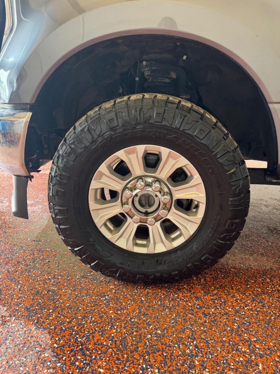 Ford Super Duty F-350 SRW King Ranch 4WD Crew Cab 8' Box 2022