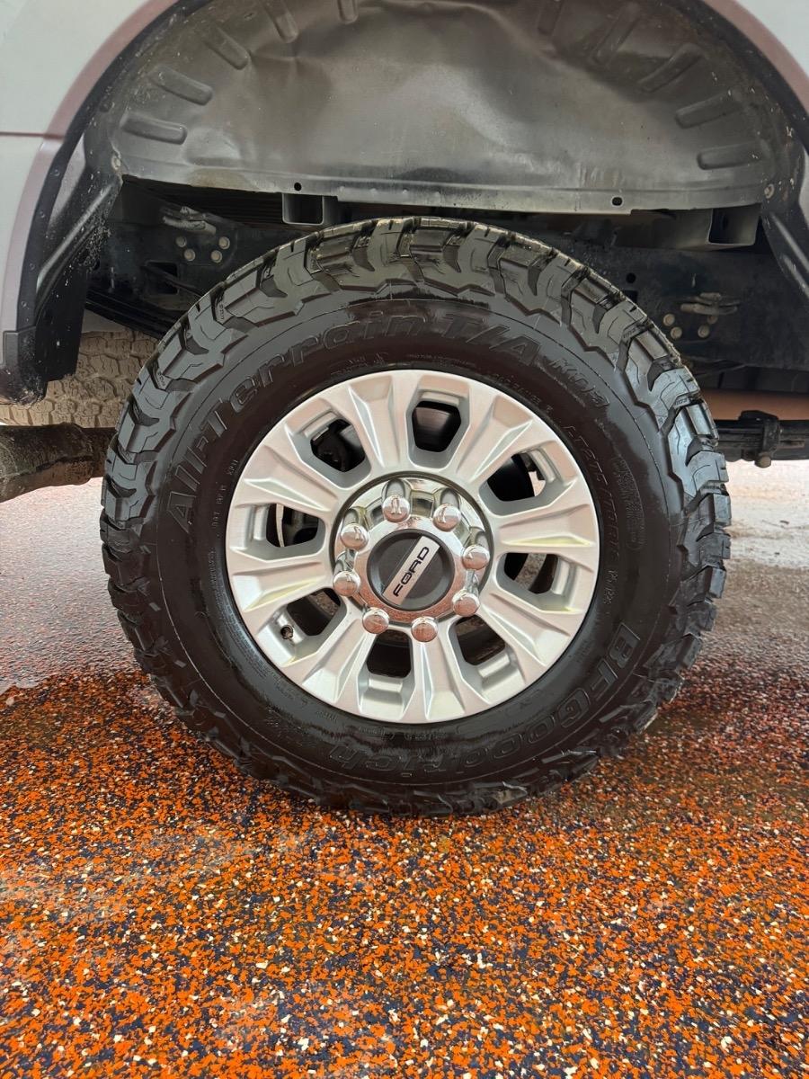 Ford Super Duty F-350 SRW King Ranch 4WD Crew Cab 8' Box 2022