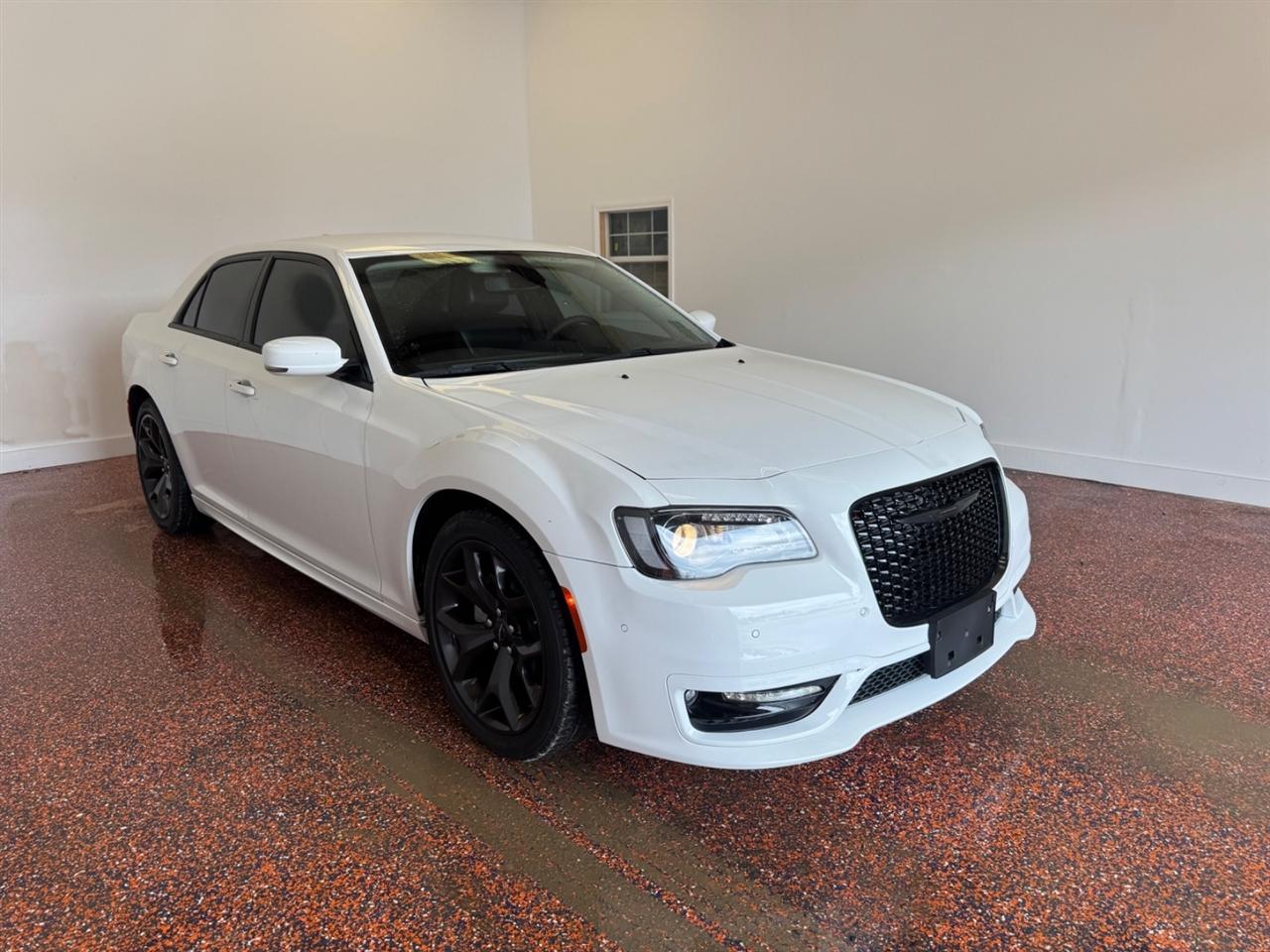 Chrysler 300 Touring L RWD 2023