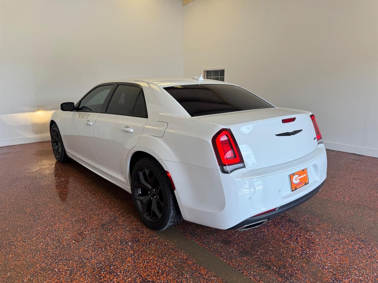 Chrysler 300 Touring L RWD 2023