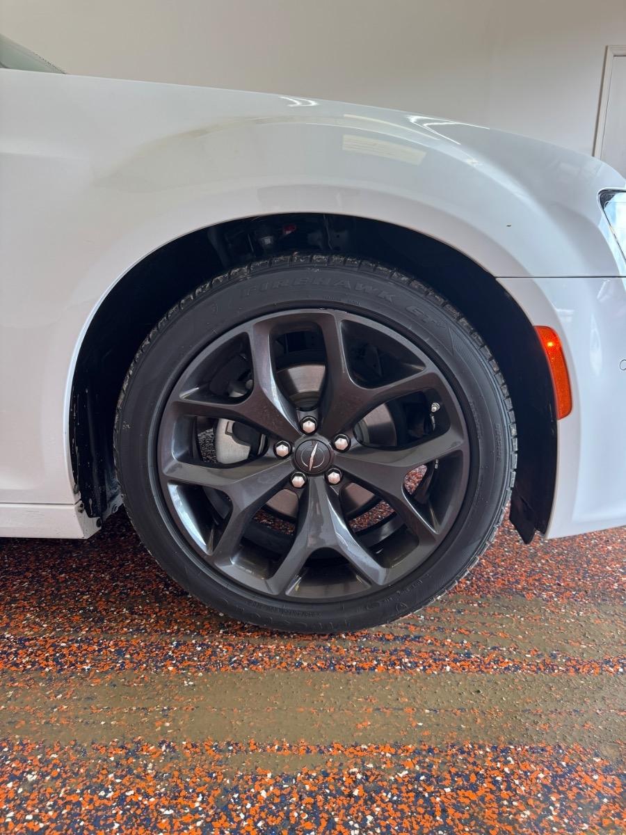 Chrysler 300 Touring L RWD 2023
