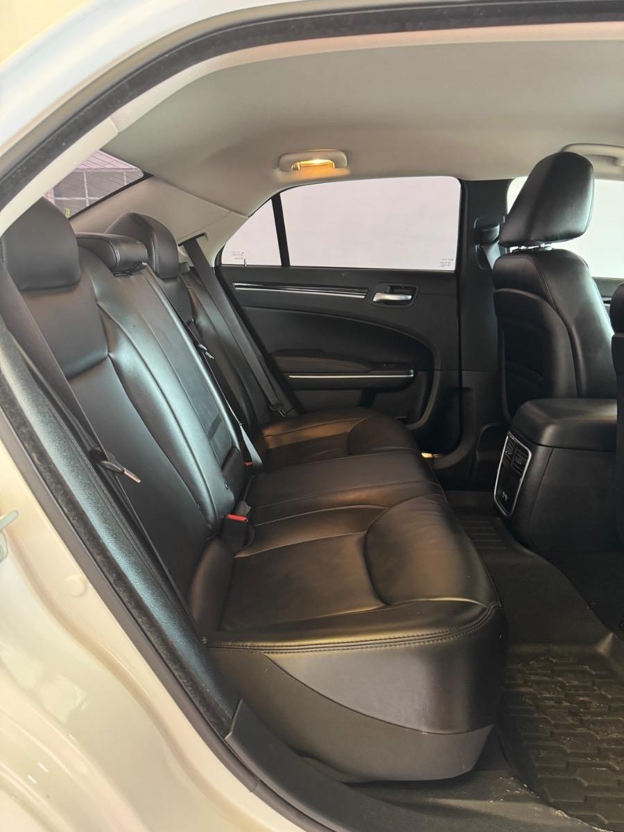 Chrysler 300 Touring L RWD 2023