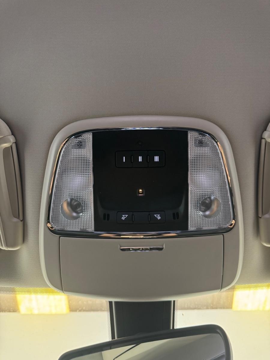 Chrysler 300 Touring L RWD 2023