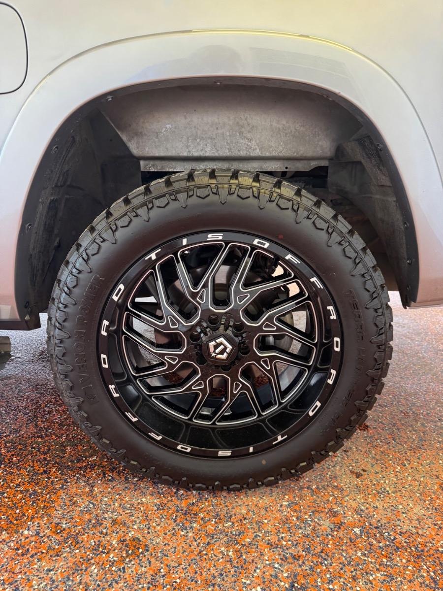 RAM 1500 Laramie 4x4 Crew Cab 5'7" Box 2019