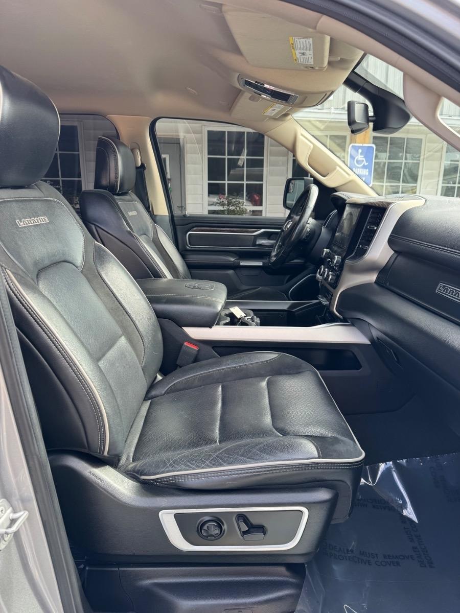 RAM 1500 Laramie 4x4 Crew Cab 5'7" Box 2019
