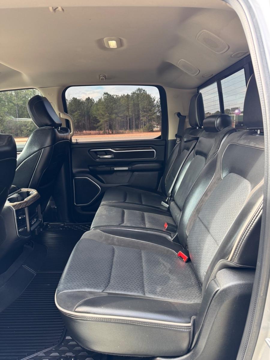 RAM 1500 Laramie 4x4 Crew Cab 5'7" Box 2019