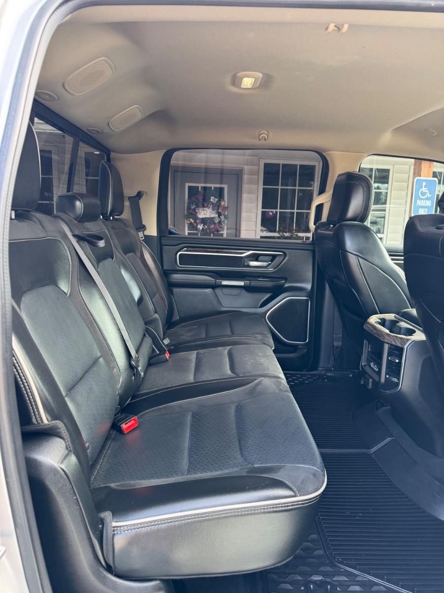 RAM 1500 Laramie 4x4 Crew Cab 5'7" Box 2019