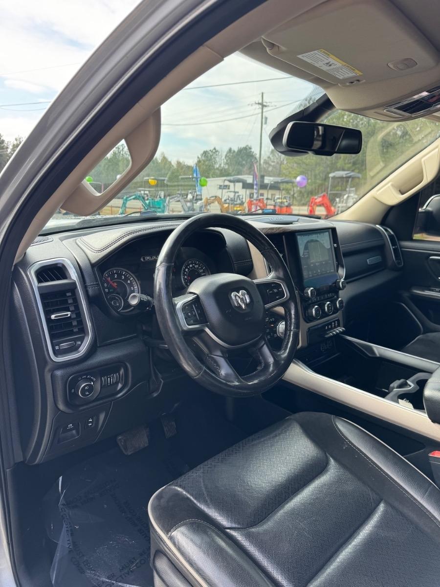 RAM 1500 Laramie 4x4 Crew Cab 5'7" Box 2019