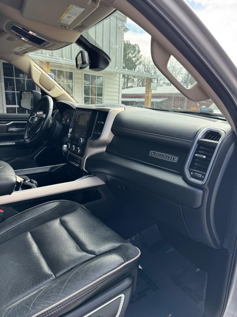RAM 1500 Laramie 4x4 Crew Cab 5'7" Box 2019
