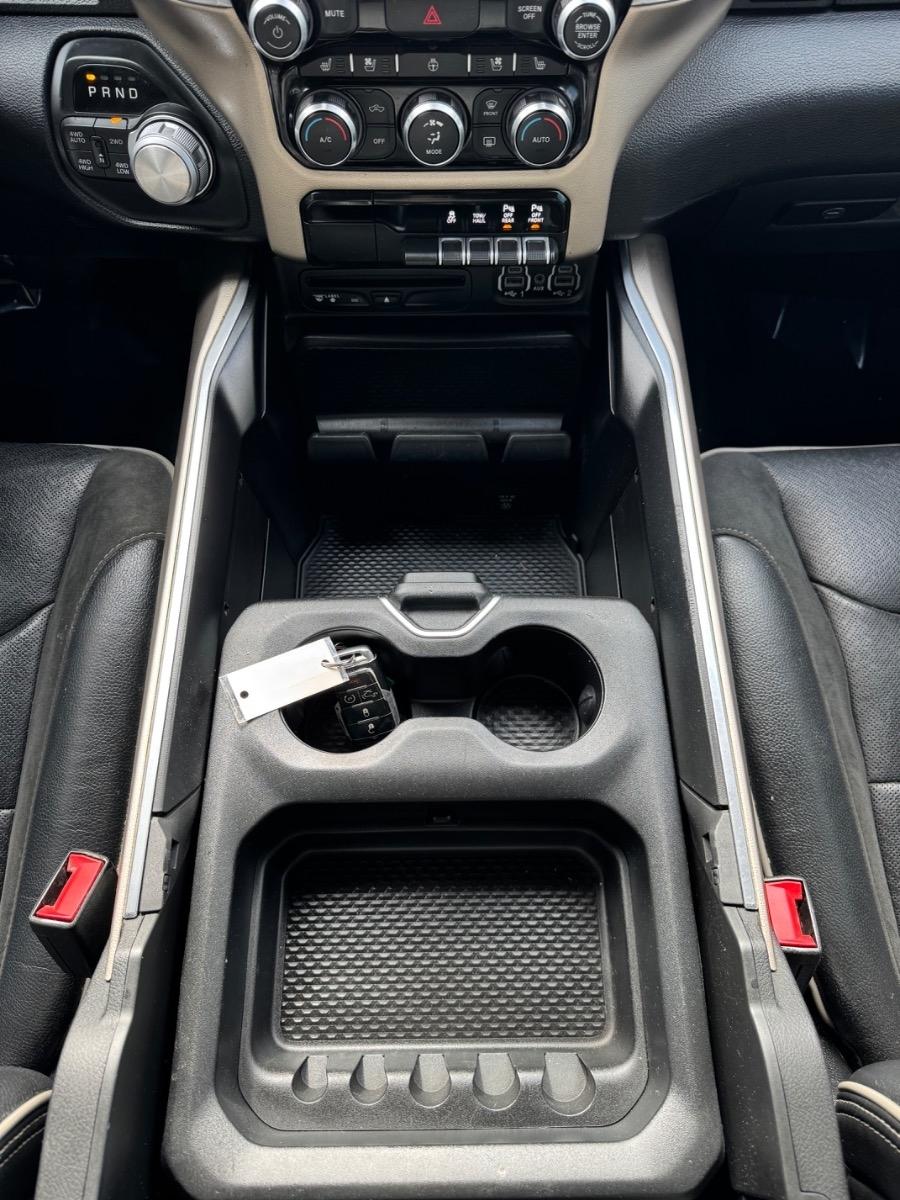 RAM 1500 Laramie 4x4 Crew Cab 5'7" Box 2019
