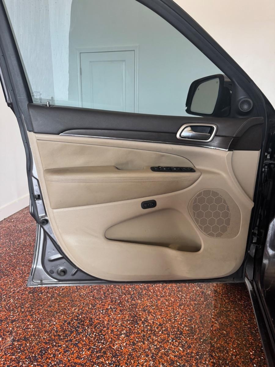 Jeep Grand Cherokee 4WD 4dr Overland 2015