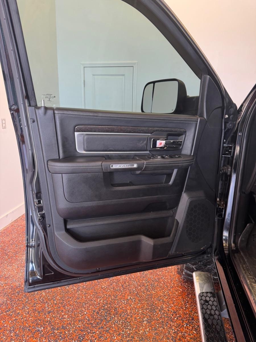 RAM 2500 4WD Mega Cab 160.5" Longhorn Limited 2014