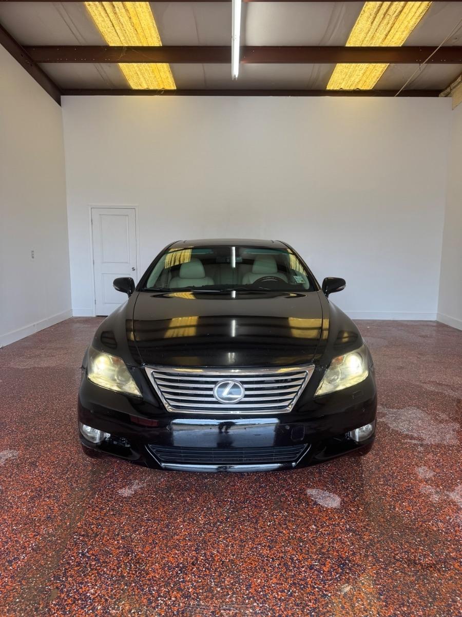 Lexus LS 460 4dr Sdn L RWD 2011