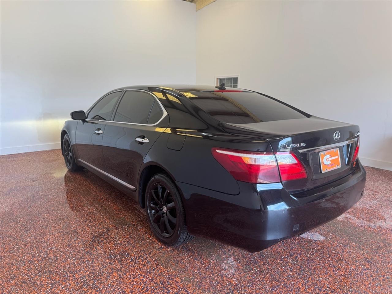Lexus LS 460 4dr Sdn L RWD 2011