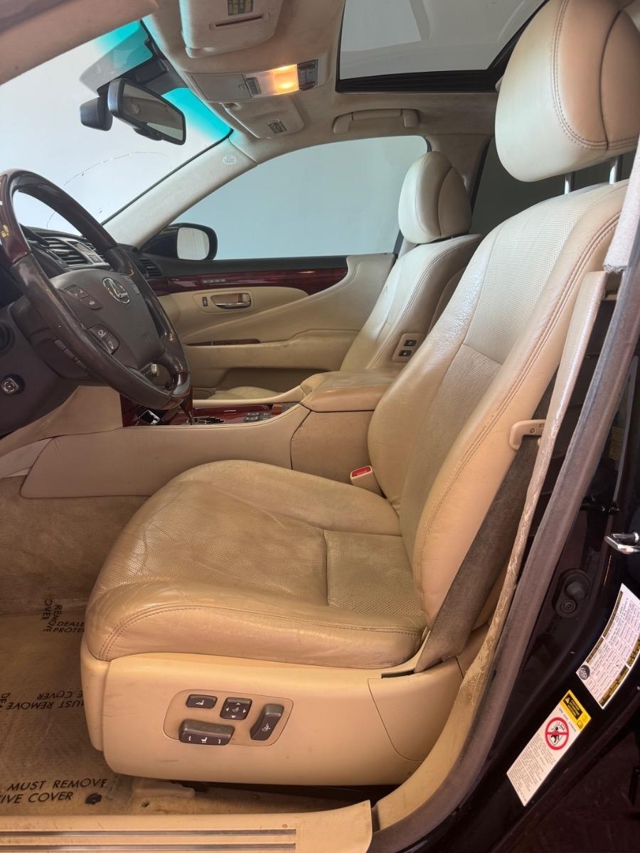 Lexus LS 460 4dr Sdn L RWD 2011