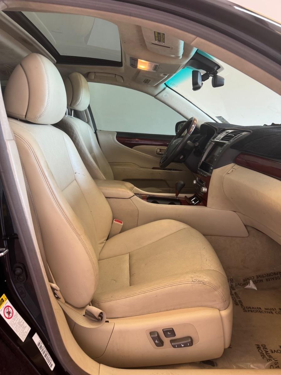 Lexus LS 460 4dr Sdn L RWD 2011