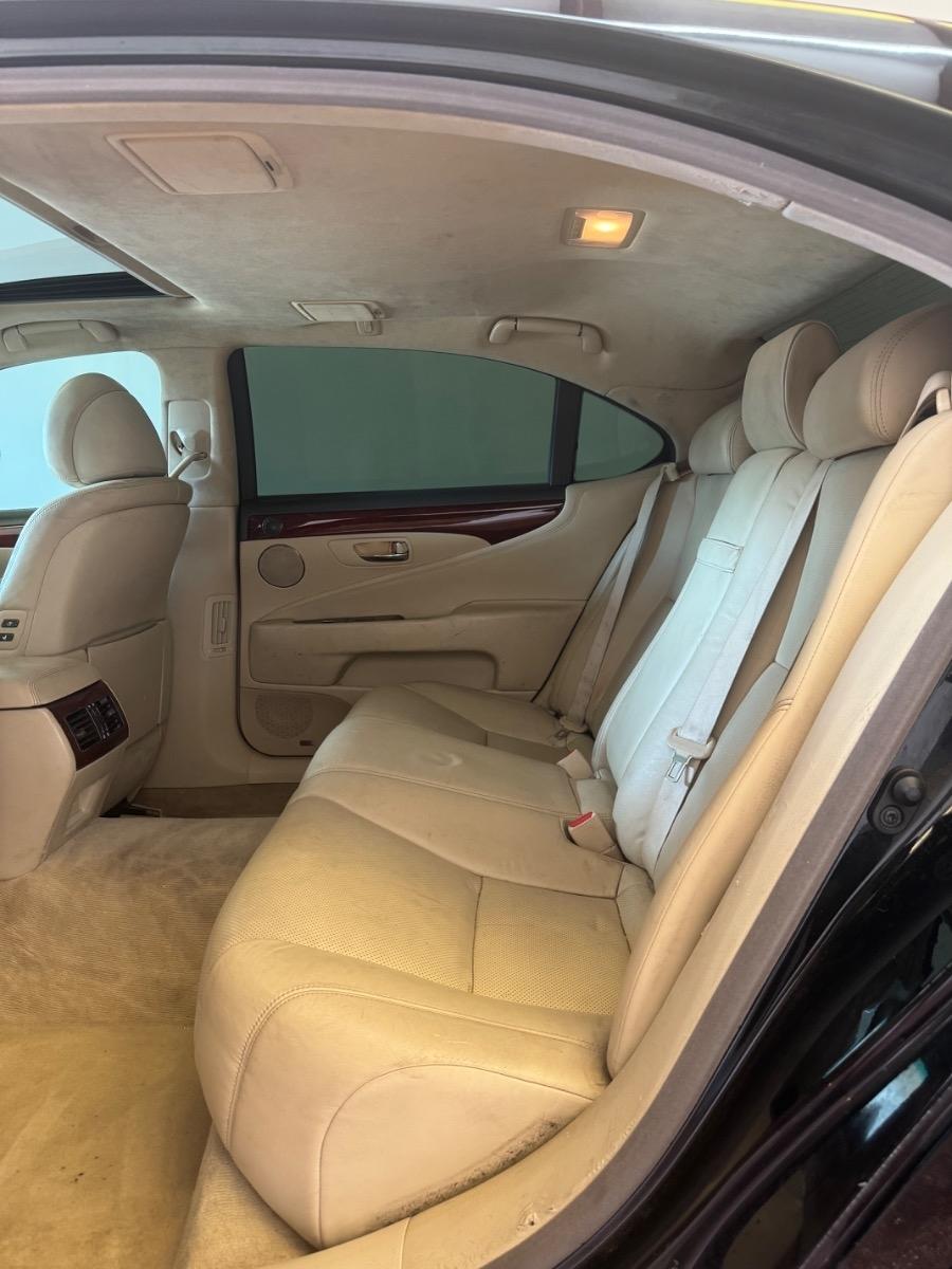 Lexus LS 460 4dr Sdn L RWD 2011