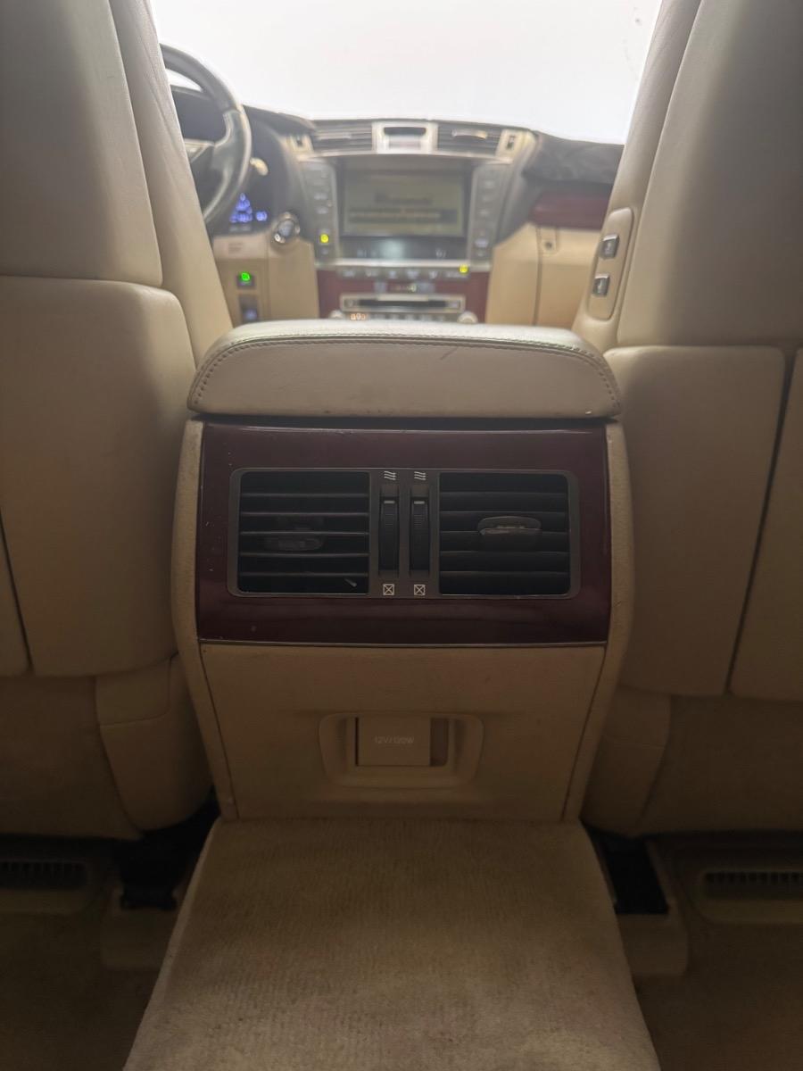 Lexus LS 460 4dr Sdn L RWD 2011