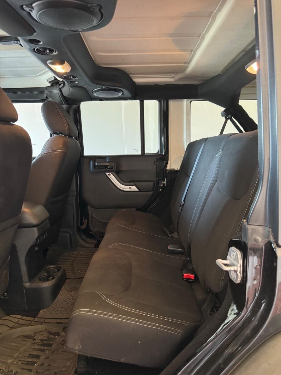 Jeep Wrangler Unlimited 4WD 4dr Rubicon 2014