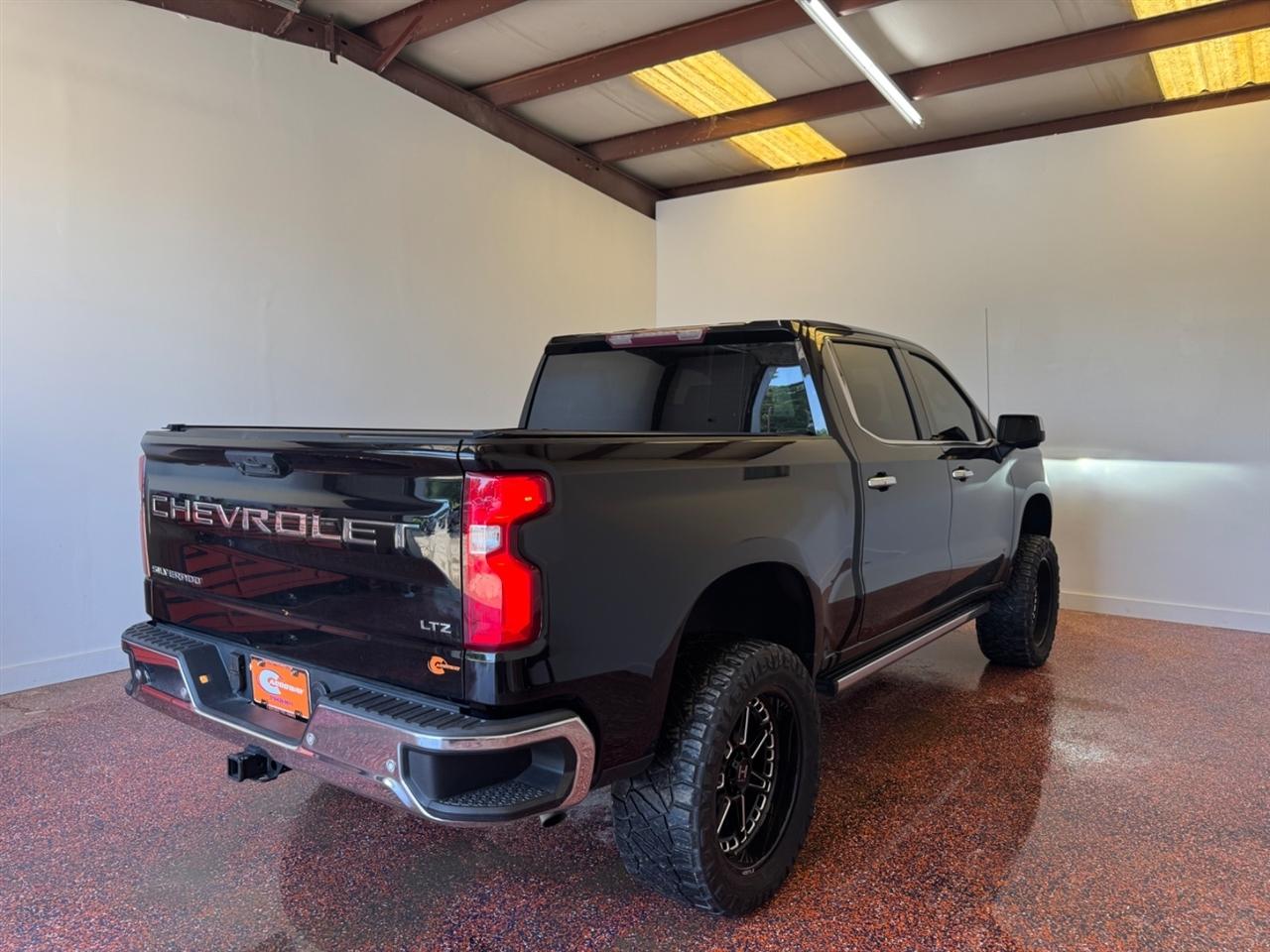 Chevrolet Silverado 1500 4WD Crew Cab 147" LTZ 2022