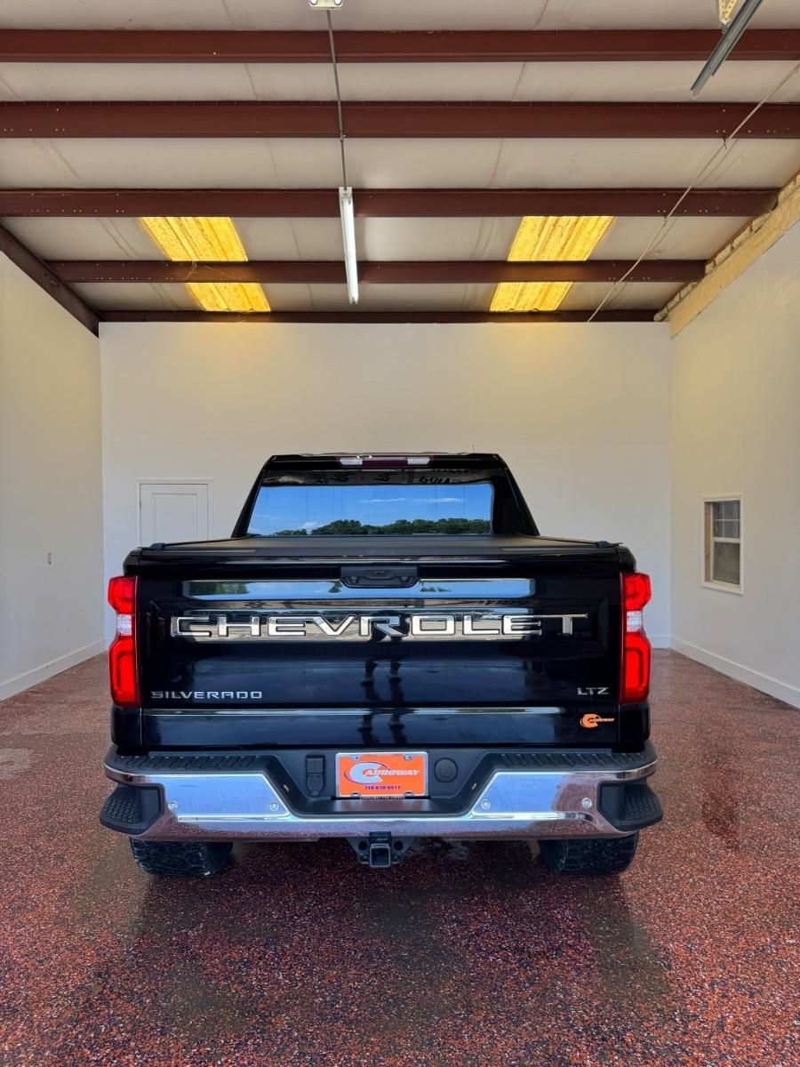 Chevrolet Silverado 1500 4WD Crew Cab 147" LTZ 2022