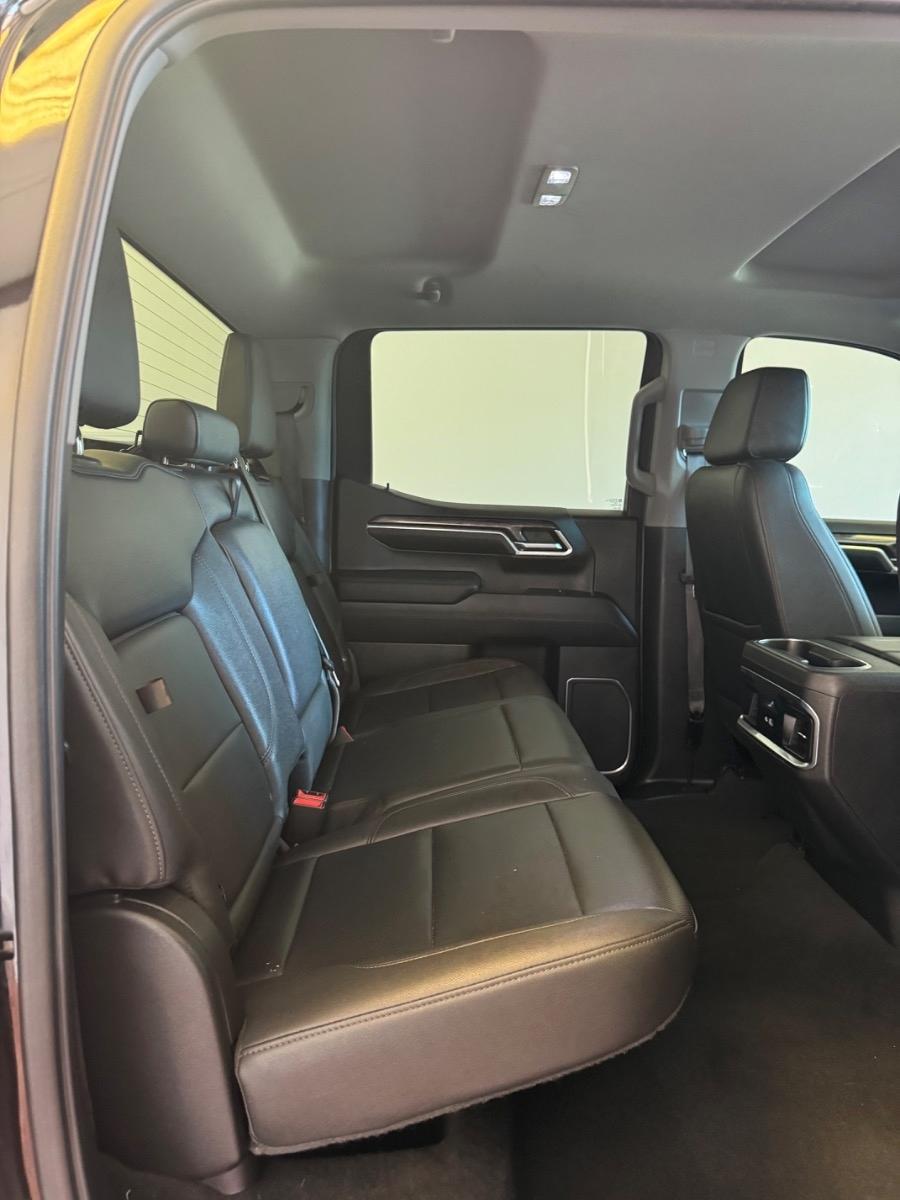 Chevrolet Silverado 1500 4WD Crew Cab 147" LTZ 2022