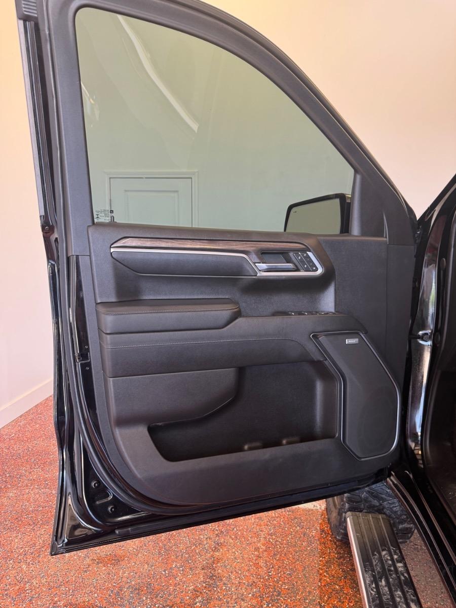 Chevrolet Silverado 1500 4WD Crew Cab 147" LTZ 2022